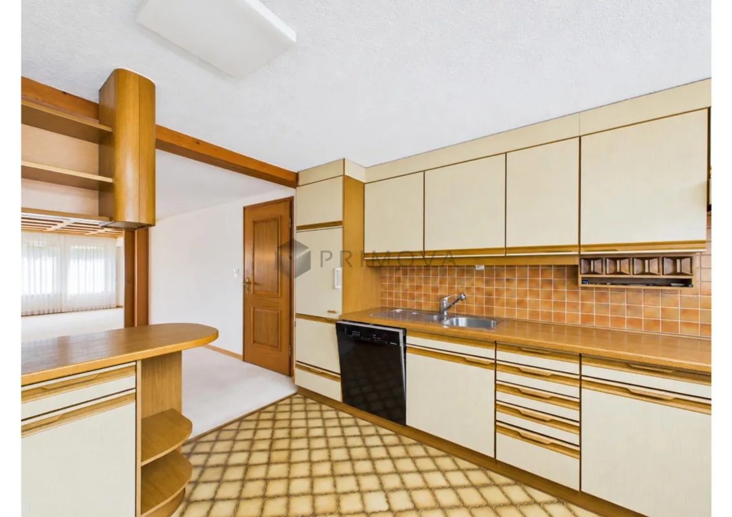 Plenty of Space for the Family - Charming 5.5 Room Townhouse - Photo 4 of 15