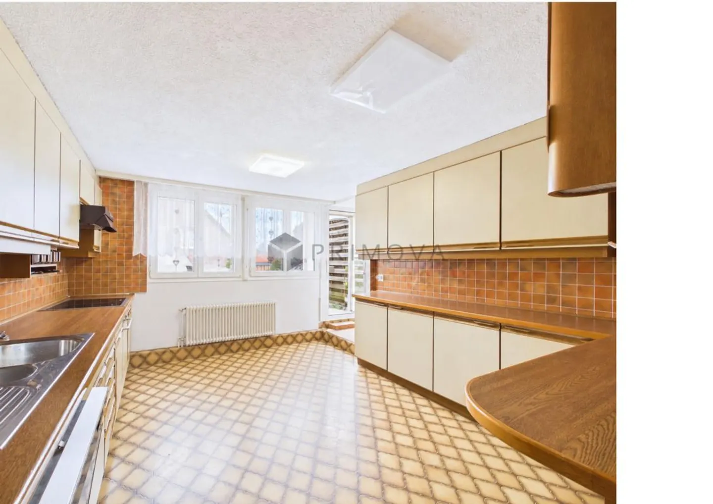 Plenty of Space for the Family - Charming 5.5 Room Townhouse - Photo 5 of 15