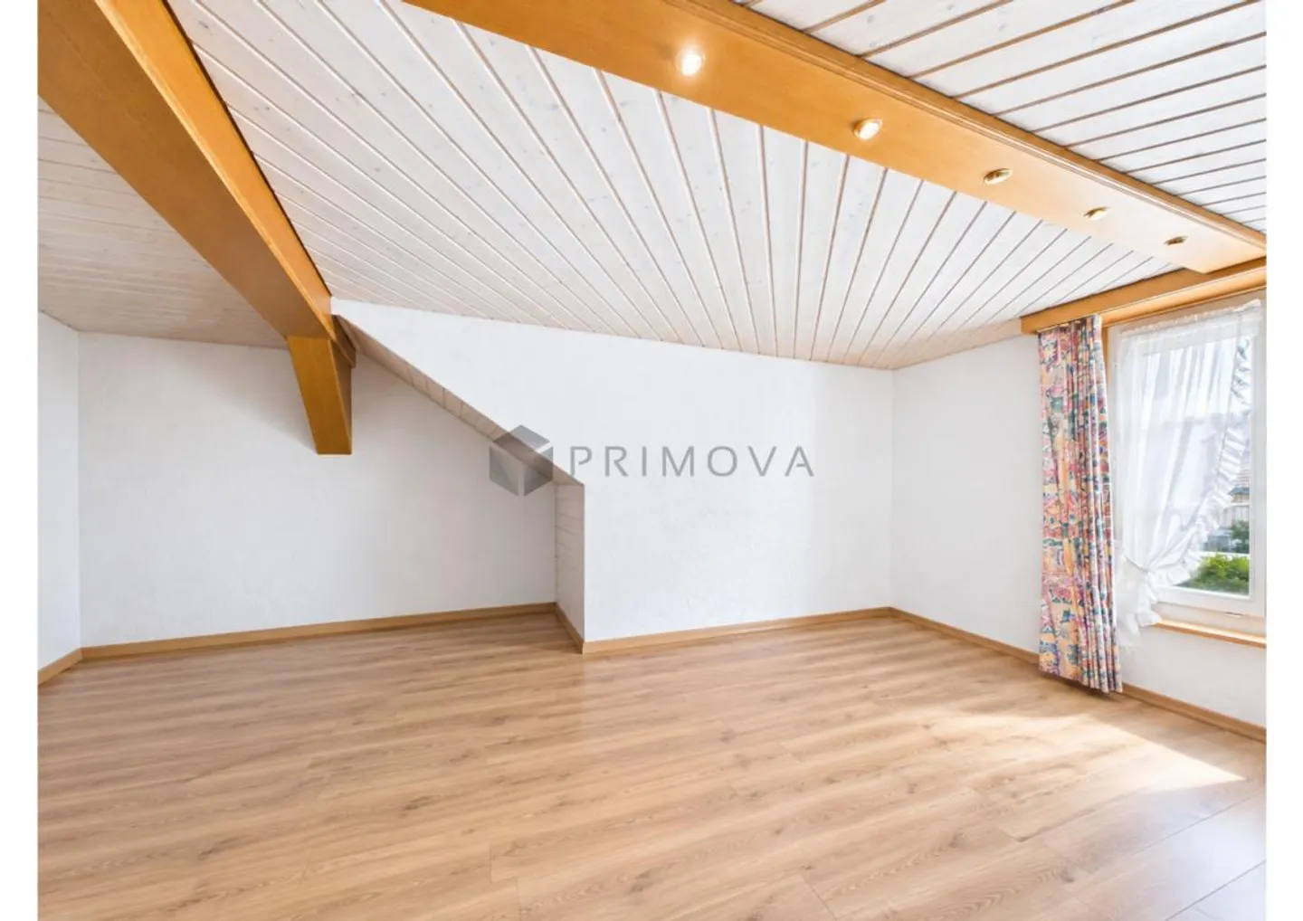 Plenty of Space for the Family - Charming 5.5 Room Townhouse - Photo 8 of 15
