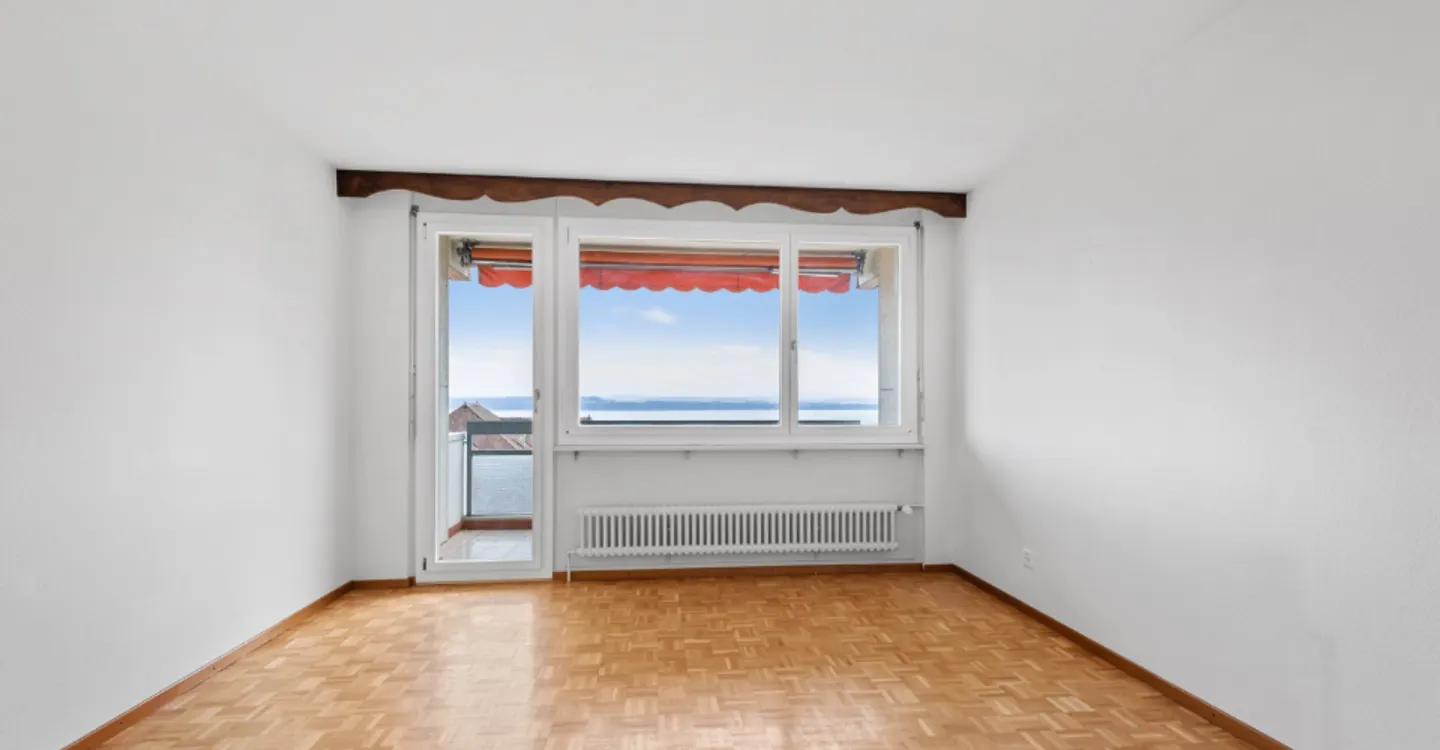 Schöne 5,5-Zimmer-Wohnung mit außergewöhnlichem Seeblick - Foto 3 von 10