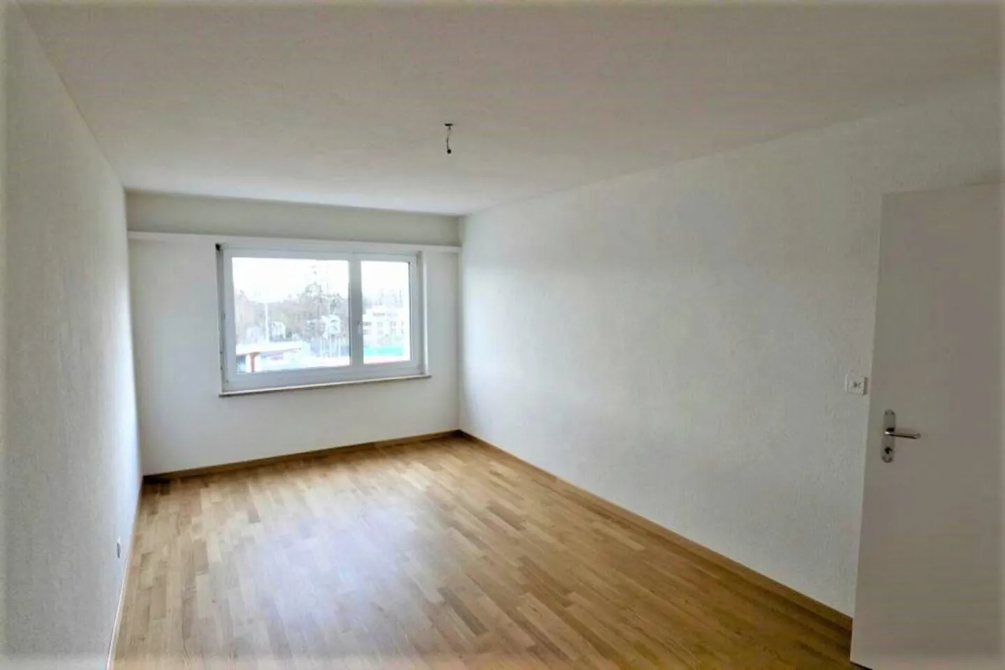 3.5-room apartment with 2 balconies - Photo 5 of 7