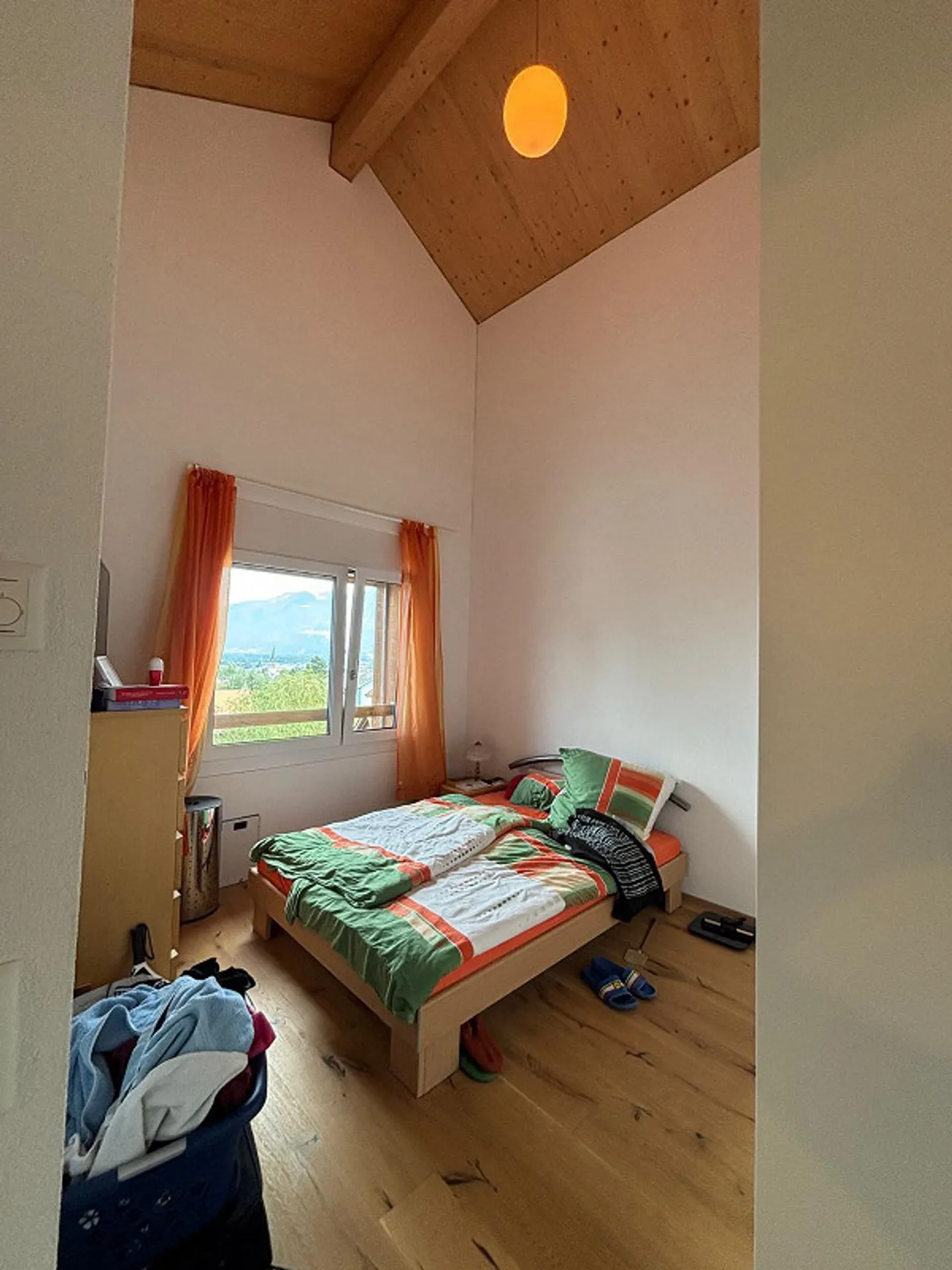 Appartamento mansardato di 4 ½ locali situato ai margini di Grabs - Foto 6 di 21