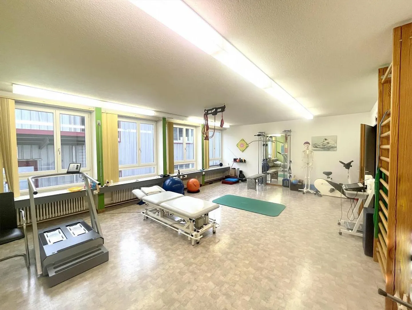 Attraente, rappresentativo, conveniente: Spazi in una posizione privilegiata - Foto 7 di 8
