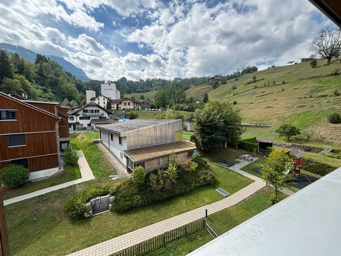 Appartamento mansardato di 4 ½ locali situato ai margini di Grabs - Foto 11 di 21