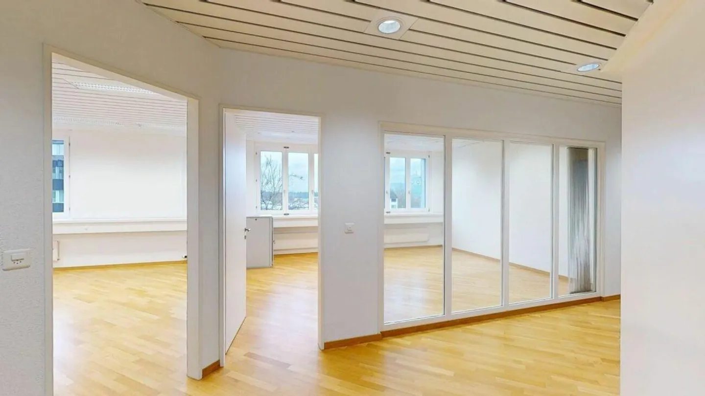 139 m2 Uffici/Sale di Pratica nel Cuore di Sursee - Foto 9 di 11