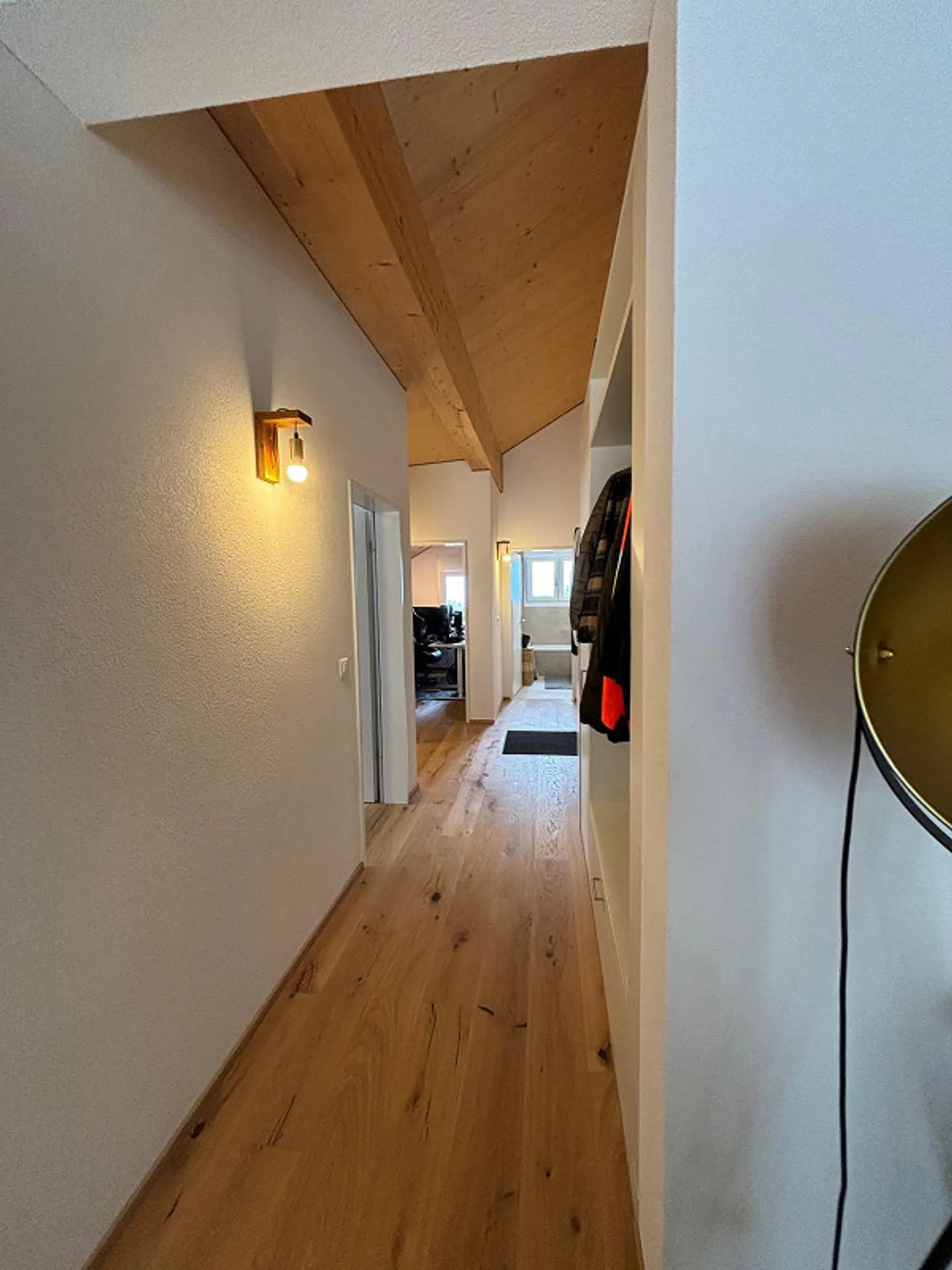 Appartamento mansardato di 4 ½ locali situato ai margini di Grabs - Foto 17 di 21