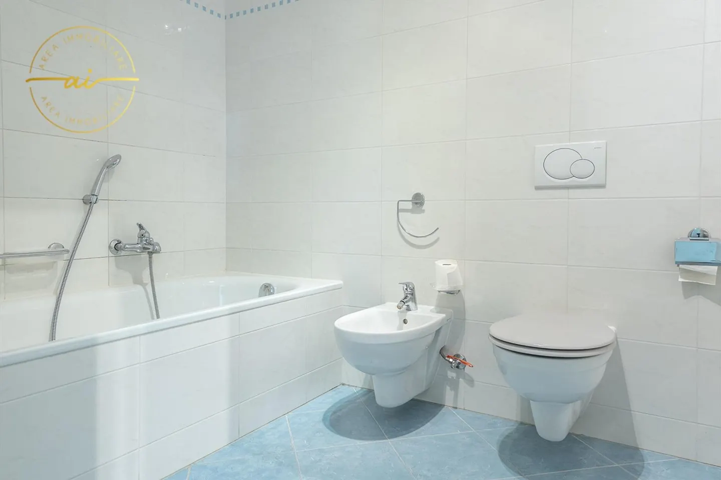 BRIGHT APARTMENT 4.5 ROOMS IN CASTEL SAN PIETRO - Photo 5 of 13