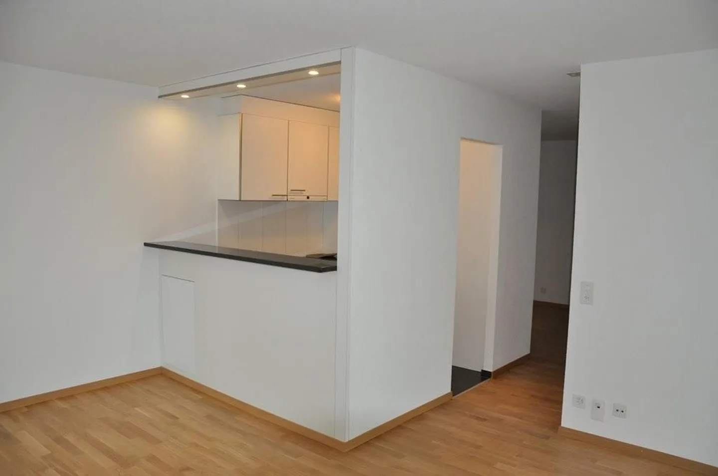 Renovierte Wohnung mit Terrasse - Foto 3 von 9