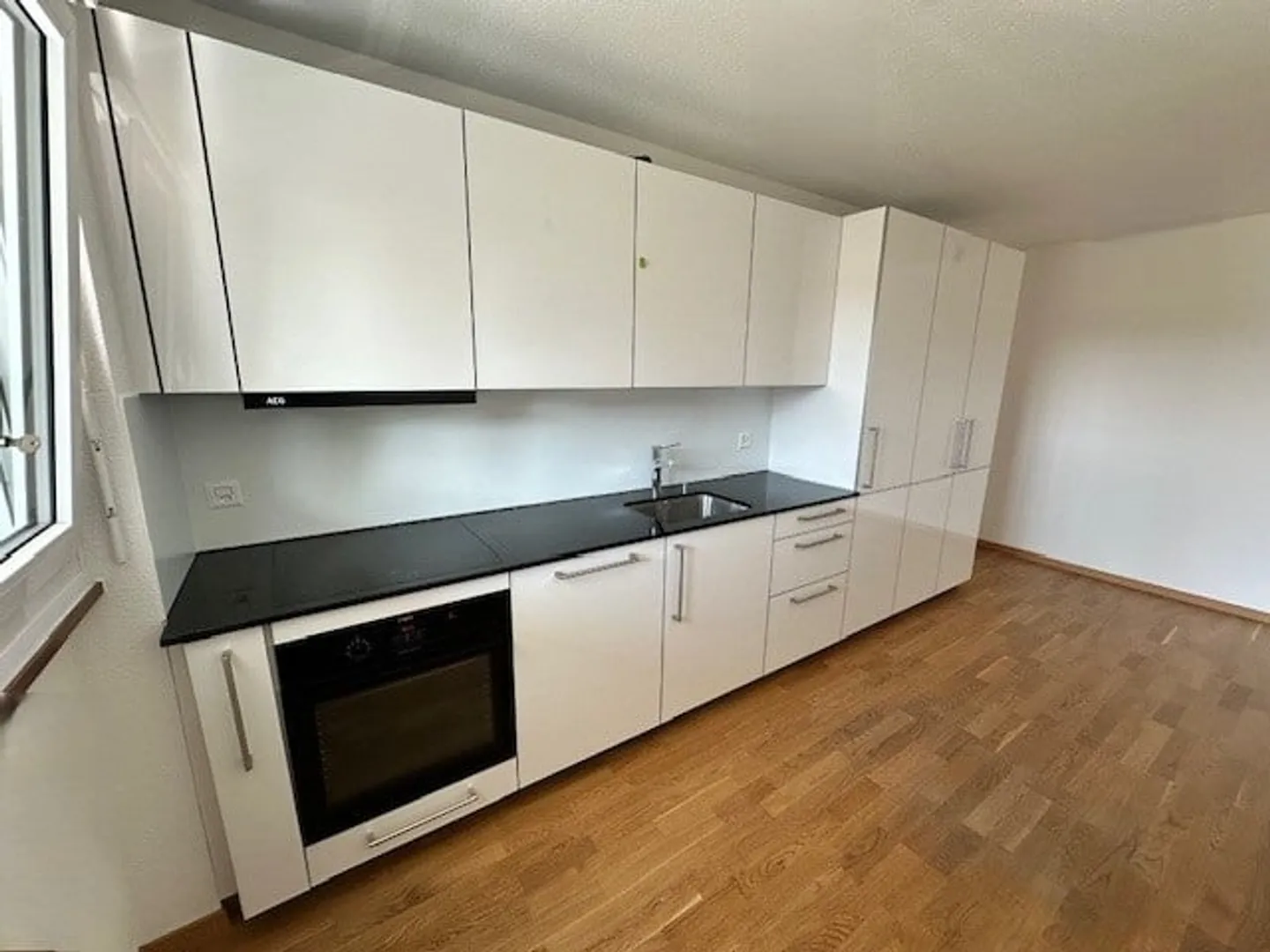 Moderno appartamento di 3,5 stanze con balcone e accesso alla terrazza sul tetto - Foto 10 di 16
