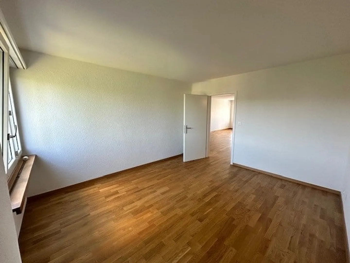 Moderno appartamento di 3,5 stanze con balcone e accesso alla terrazza sul tetto - Foto 14 di 16