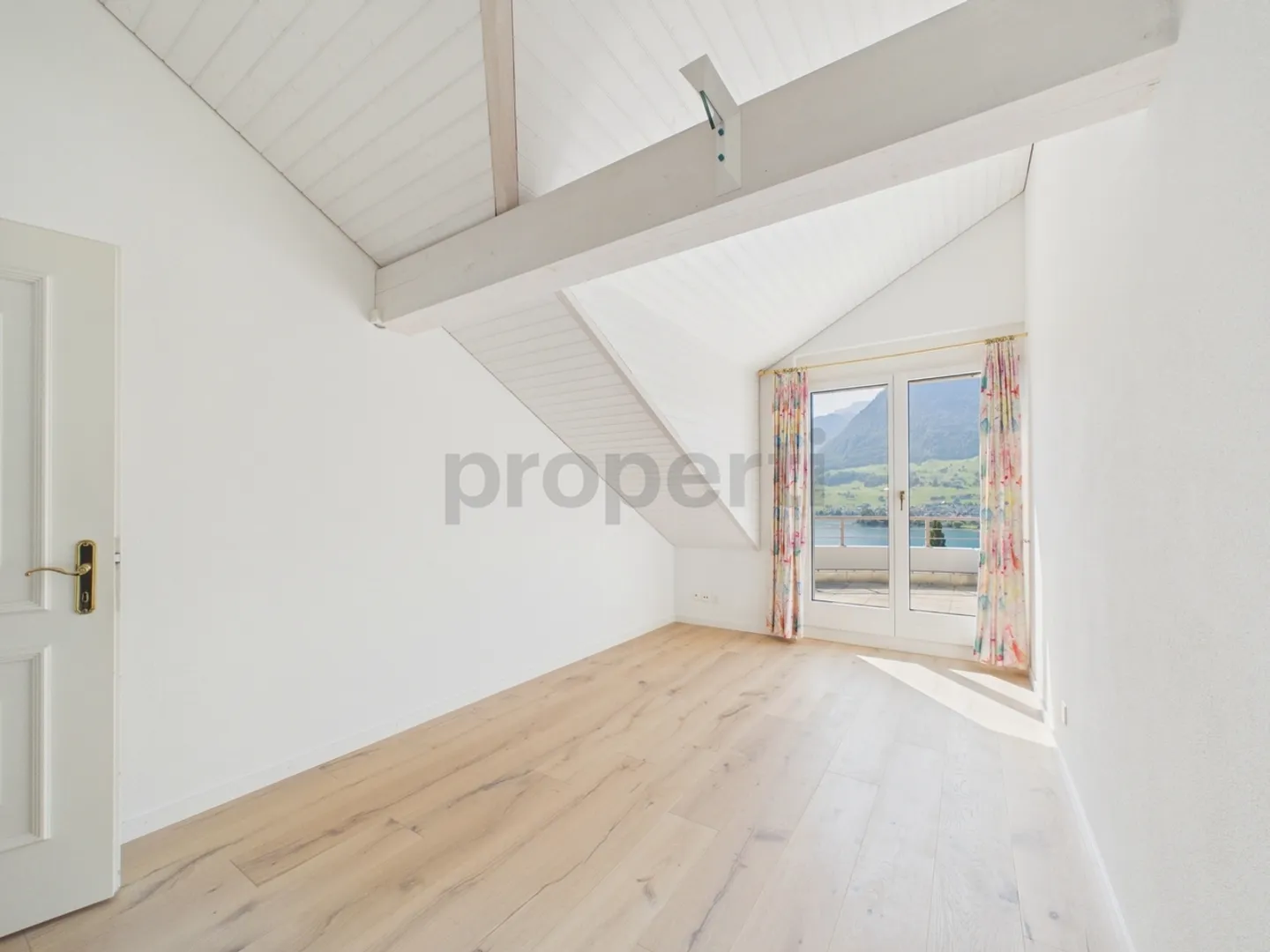Neu renovierte 6.5-Zimmer-Elegantwohnung mit Lift und Keller, Ennetbürgen - Foto 8 von 12