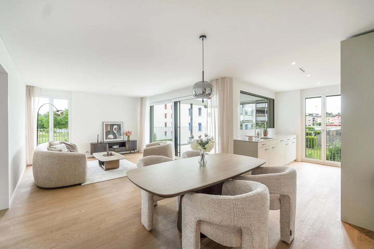 Spécial - 1 chambre offerte! - Photo 1 sur 13