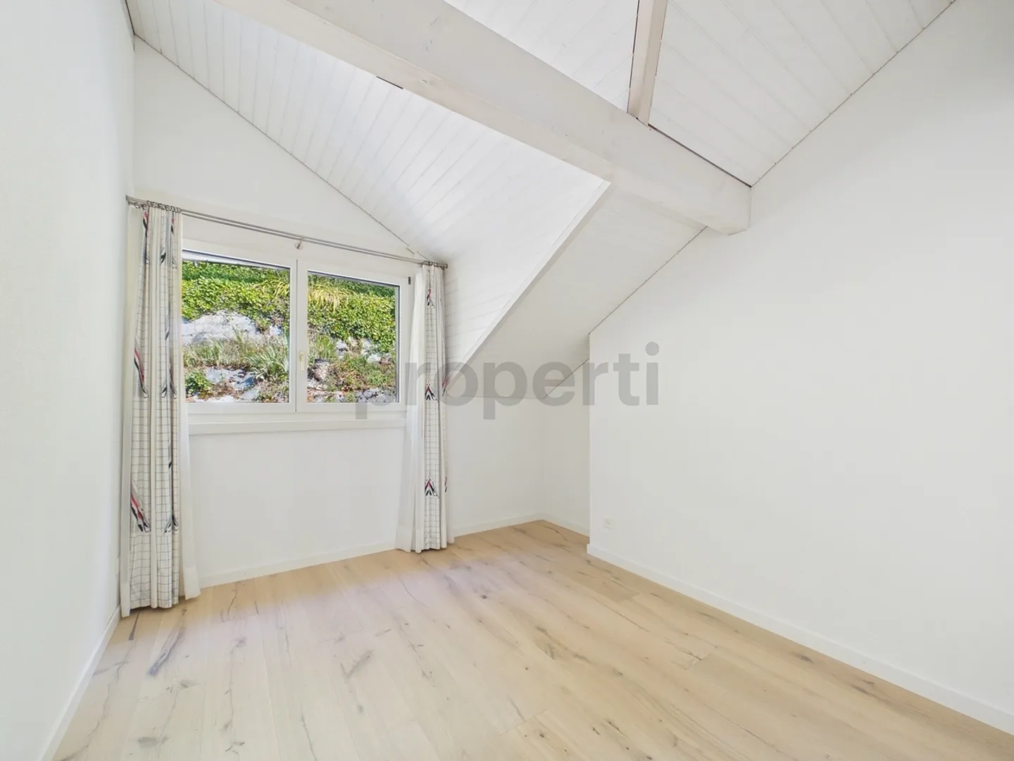 Neu renovierte 6.5-Zimmer-Elegantwohnung mit Lift und Keller, Ennetbürgen - Foto 6 von 12
