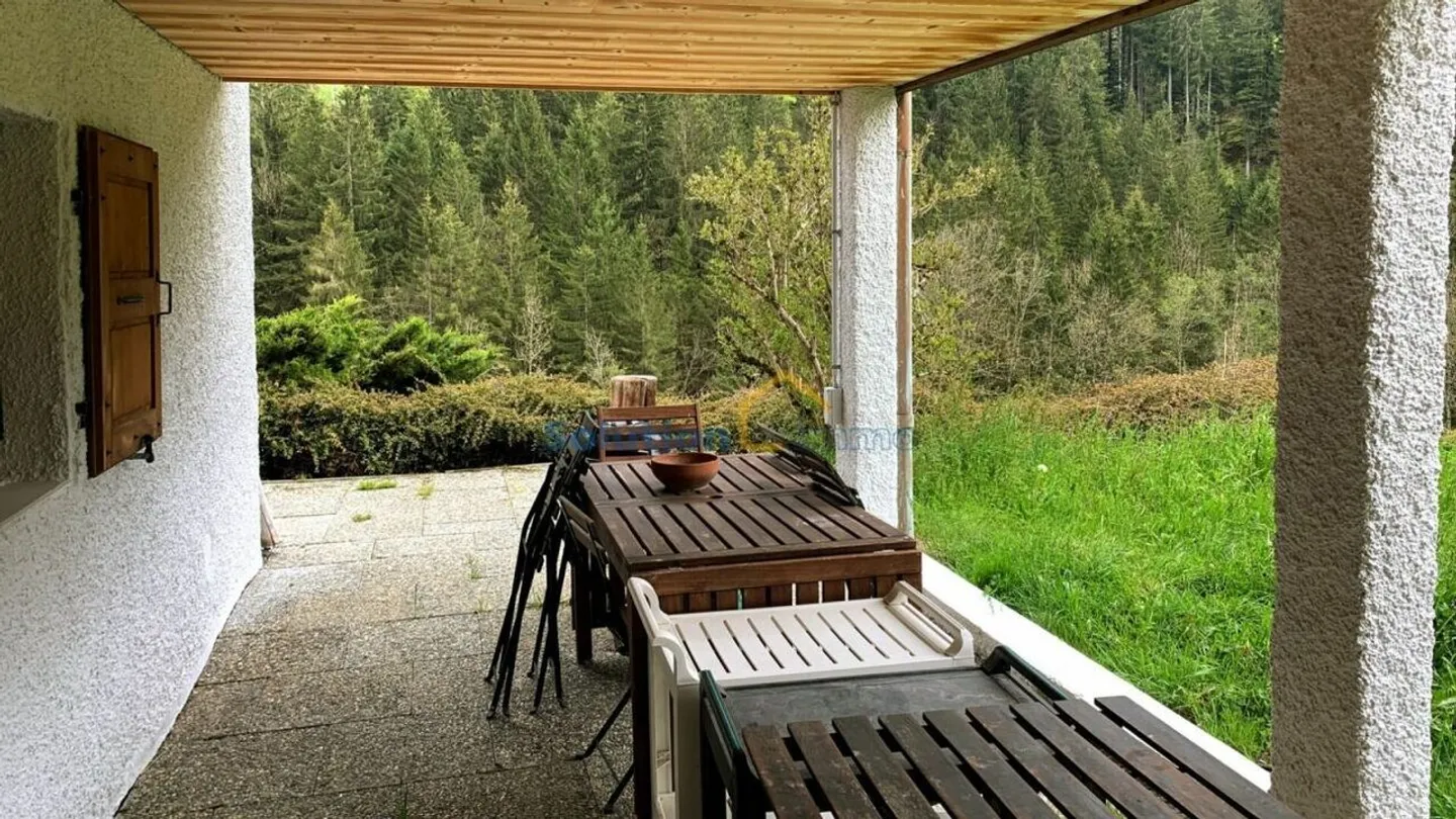 Large 8-room chalet close to the center - Photo 11 of 15