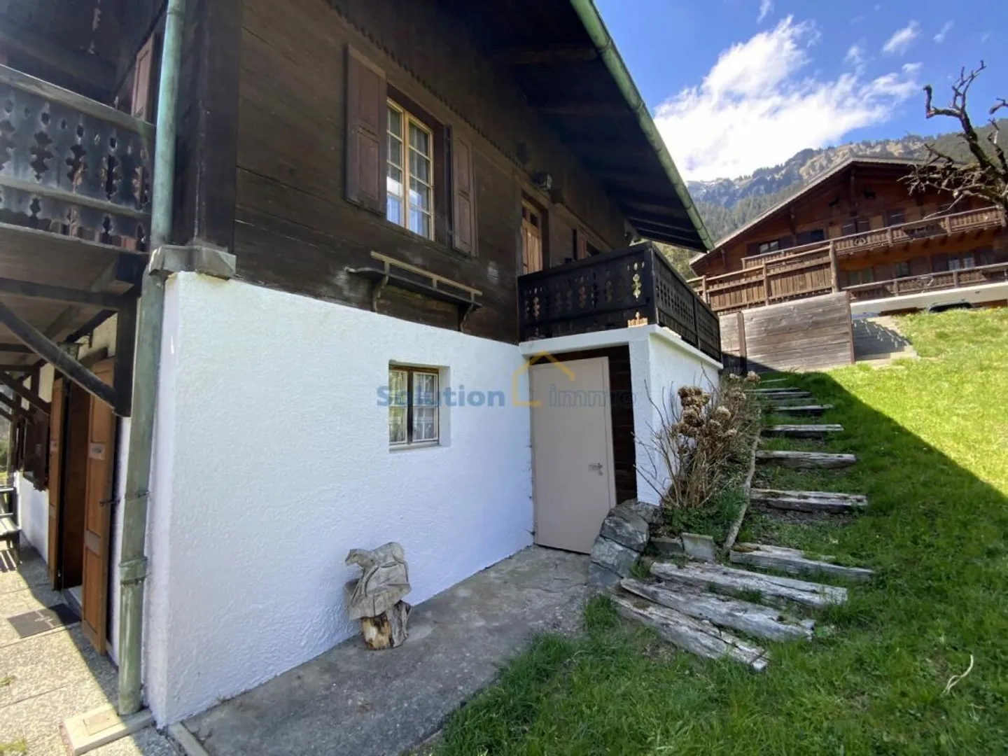 Large 8-room chalet close to the center - Photo 13 of 15