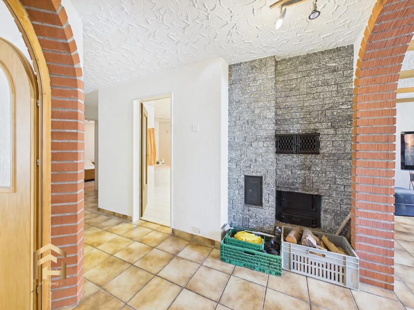 Appartement spacieux de 4,5 pièces avec 2 balcons au centre de St. Niklaus - Photo 9 sur 13