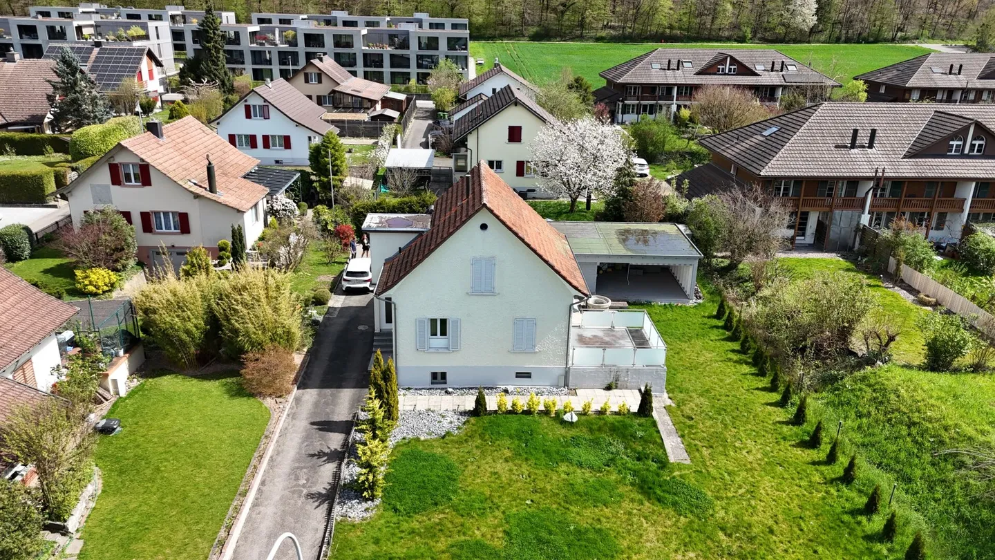 Affascinante casa unifamiliare con potenziale di ristrutturazione - Vivere vicino al campo da golf - Foto 10 di 11