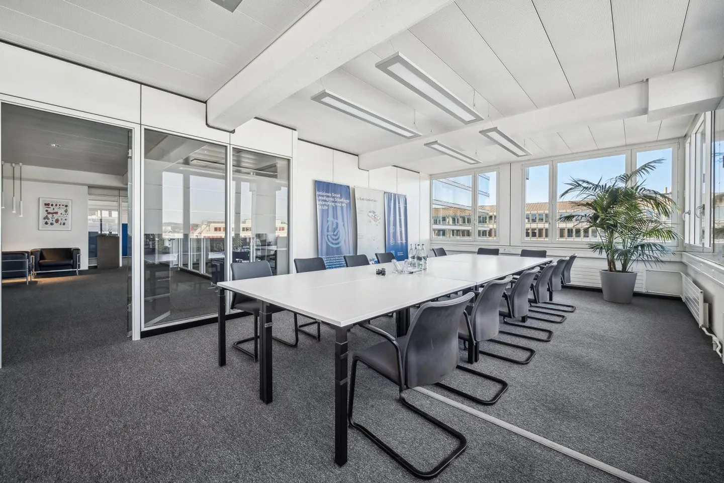 Spazio ufficio centrale con struttura flessibile - Foto 4 di 11