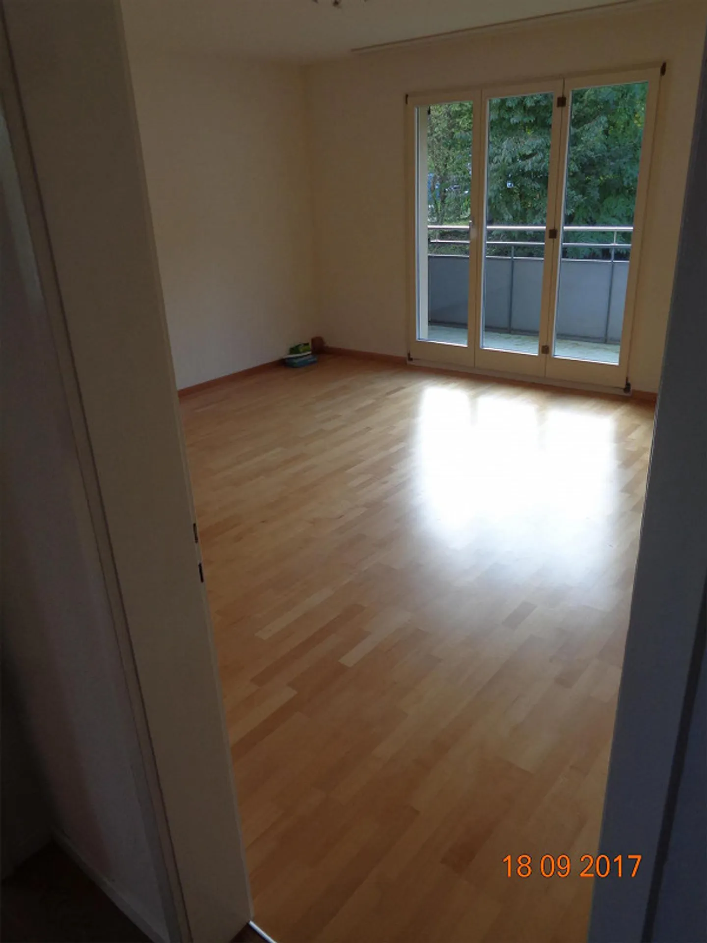 Charmante appartement ancien de 3 pièces avec balcon à Münchenstein - Photo 7 sur 8