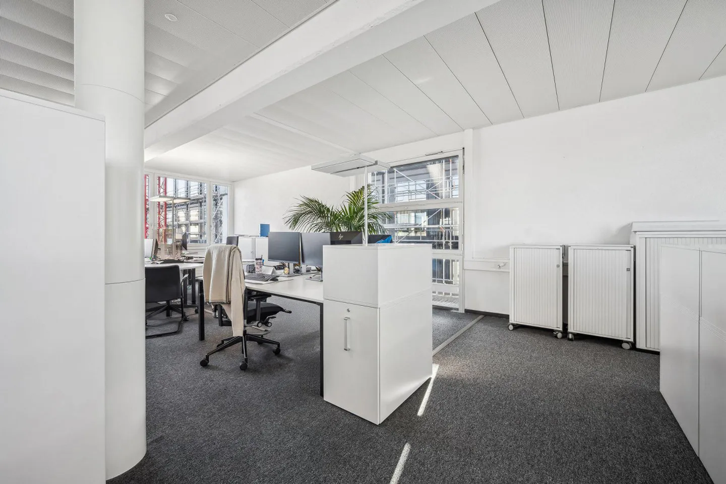 Spazio ufficio centrale con struttura flessibile - Foto 6 di 11