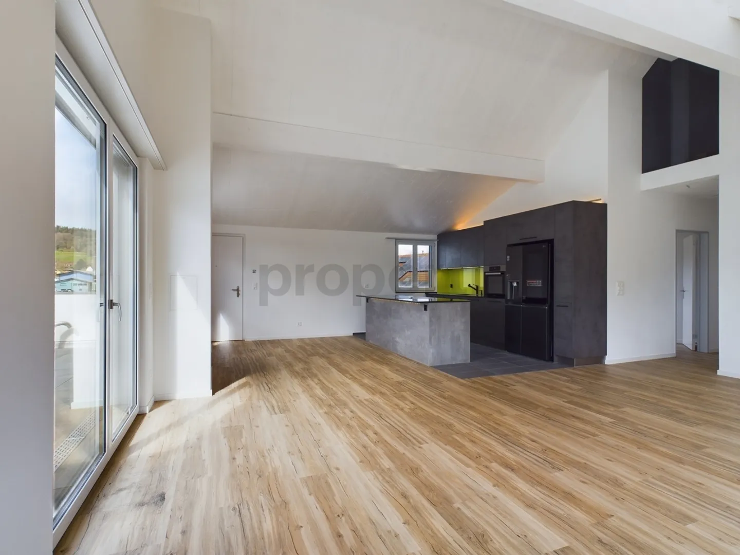 Penthouse for rent - Photo 1 of 11
