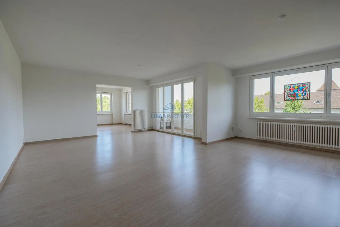 Spacious Apartment with Balconies - Photo 3 of 13