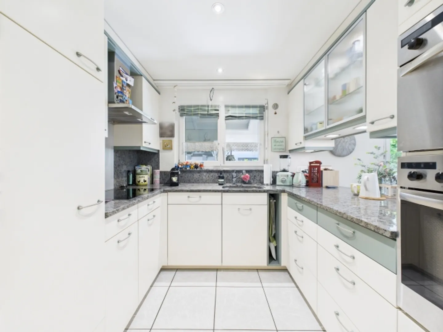 Mezza casa spaziosa in una zona residenziale tranquilla con ottimo accesso al centro - Foto 8 di 11