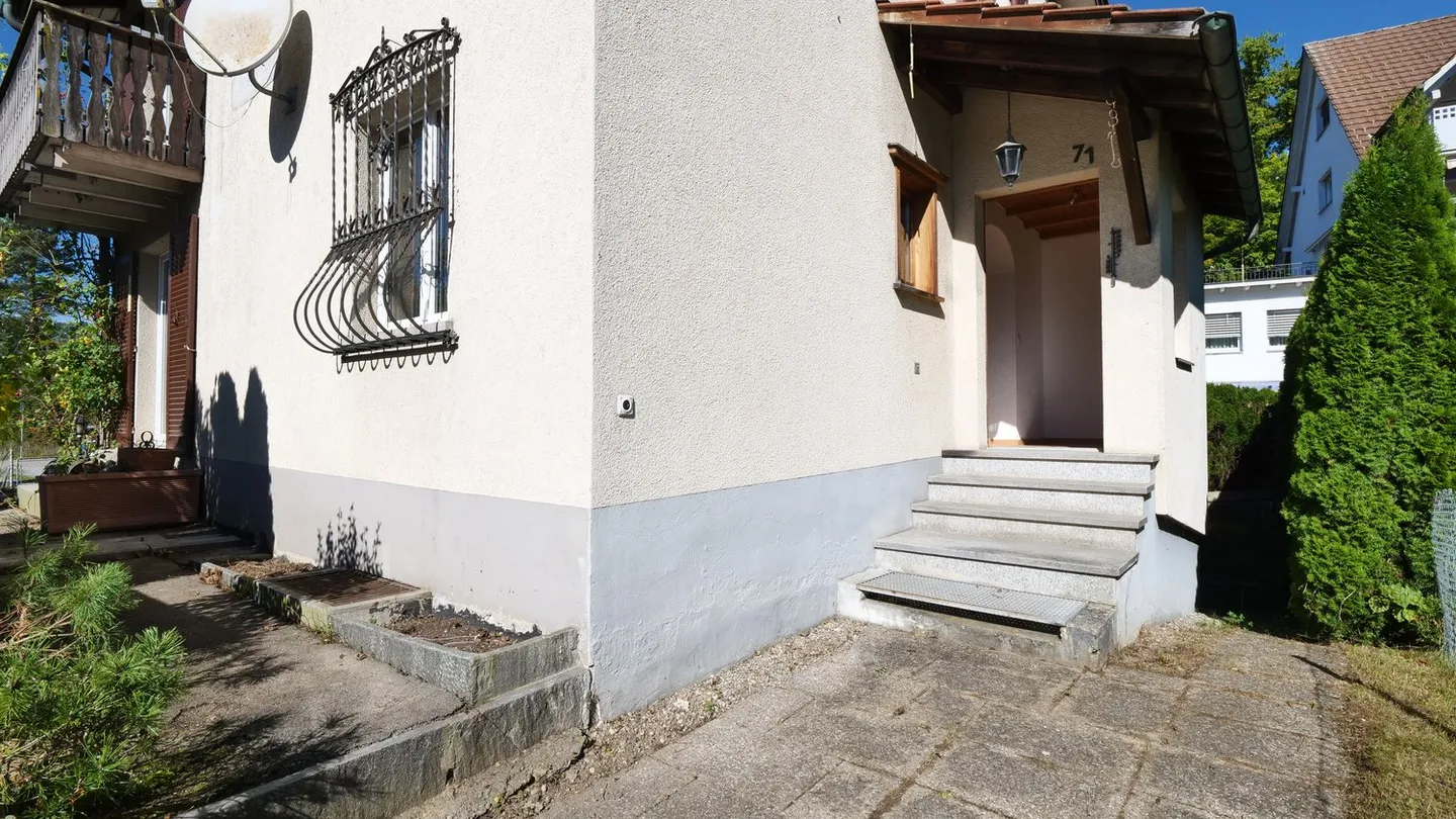 5 1/2-Room Single-Family House with Great Expansion and Development Potential - Photo 14 of 21