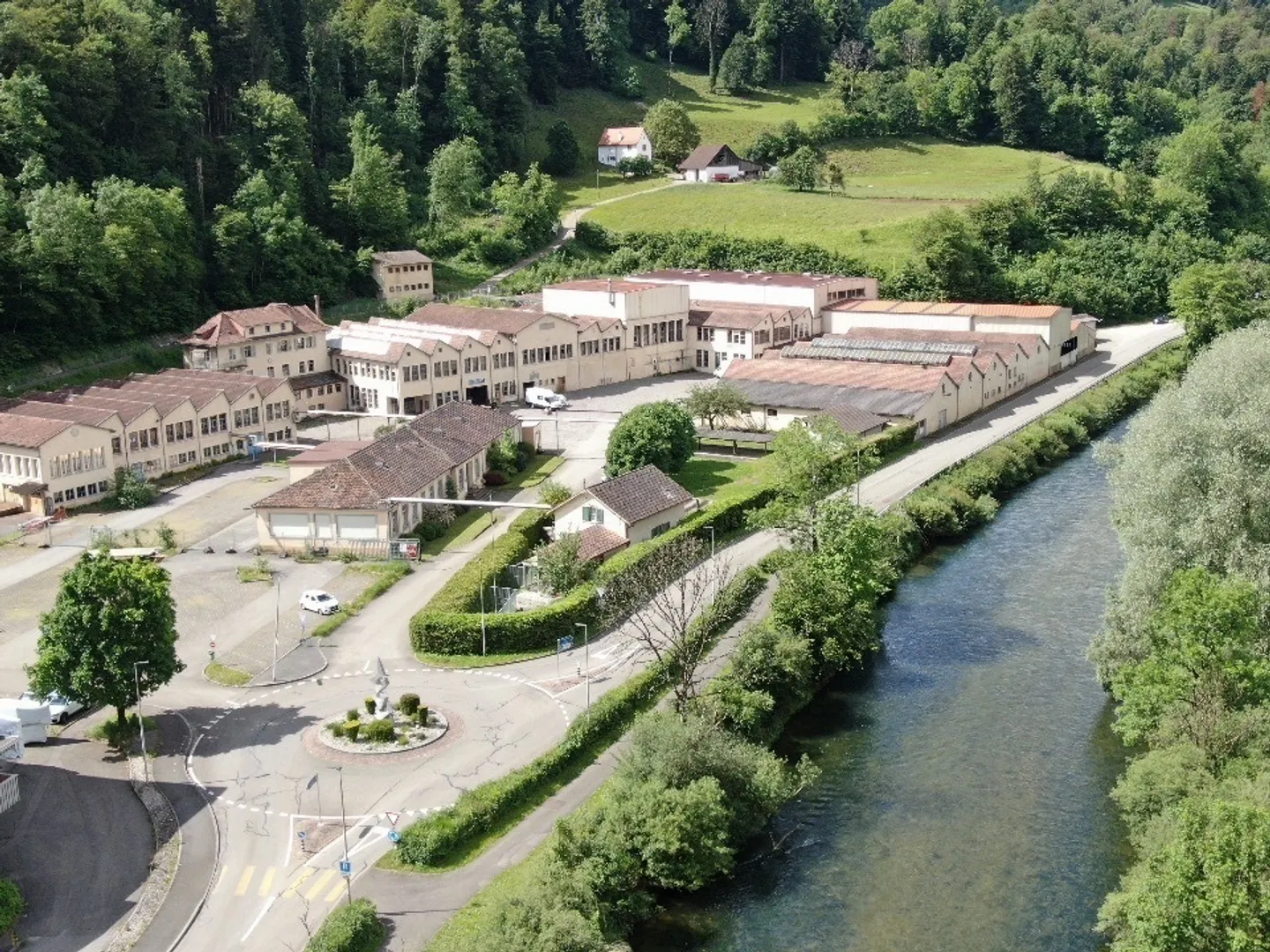 Edificio ad uso misto in vendita - Foto 1 di 4