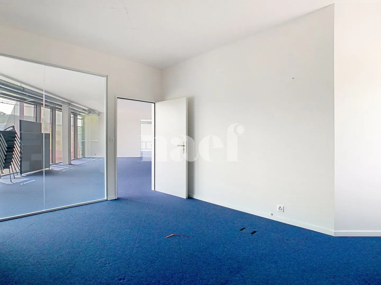 Office 4 rooms - Photo 4 of 9