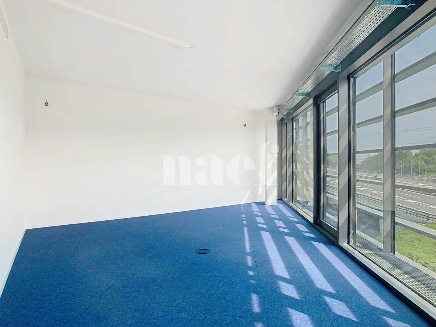 Office 4 rooms - Photo 2 of 9