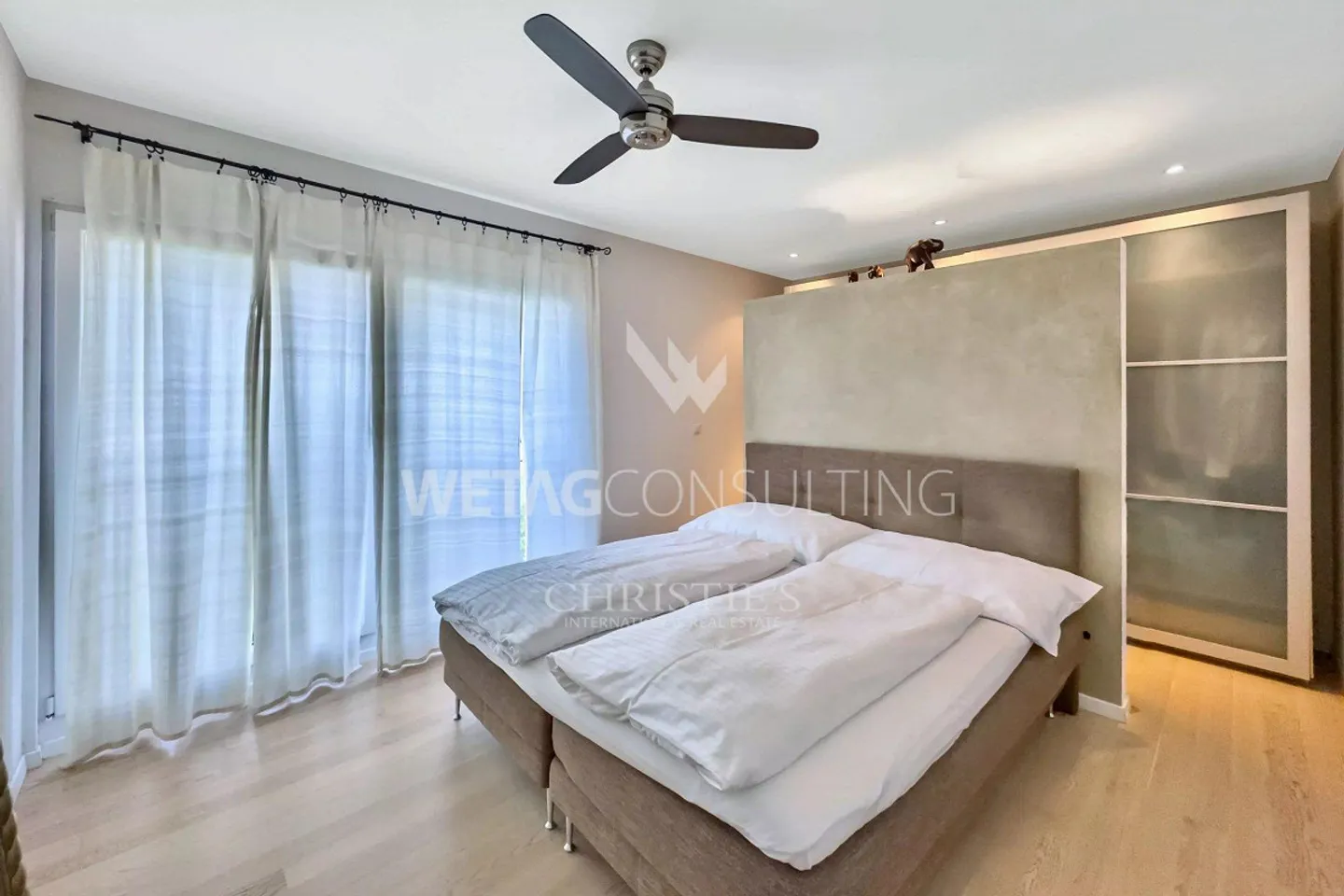 Modern villa with large terraces, panoramic views & garden for sale in Gordola - Photo 8 of 13