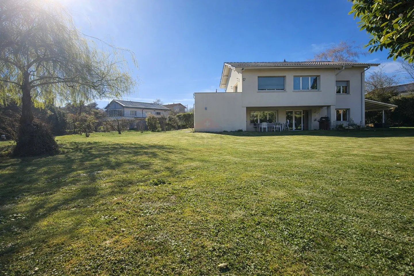 Maison familiale élégante avec grand jardin plat et grand potentiel à Founex - Photo 1 sur 10