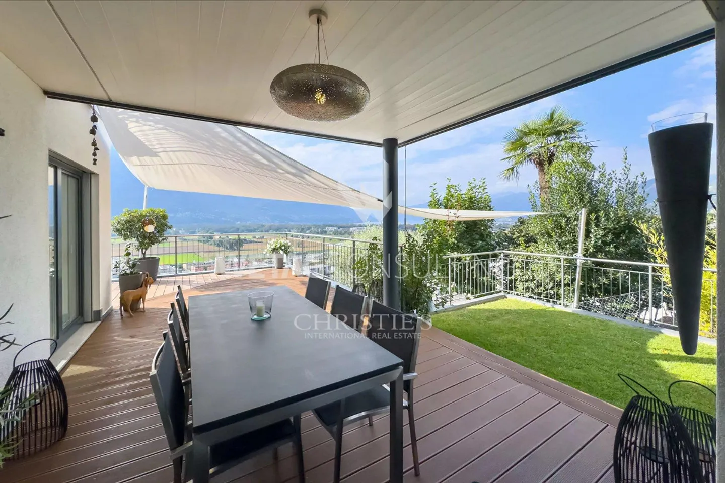 Modern villa with large terraces, panoramic views & garden for sale in Gordola - Photo 12 of 13