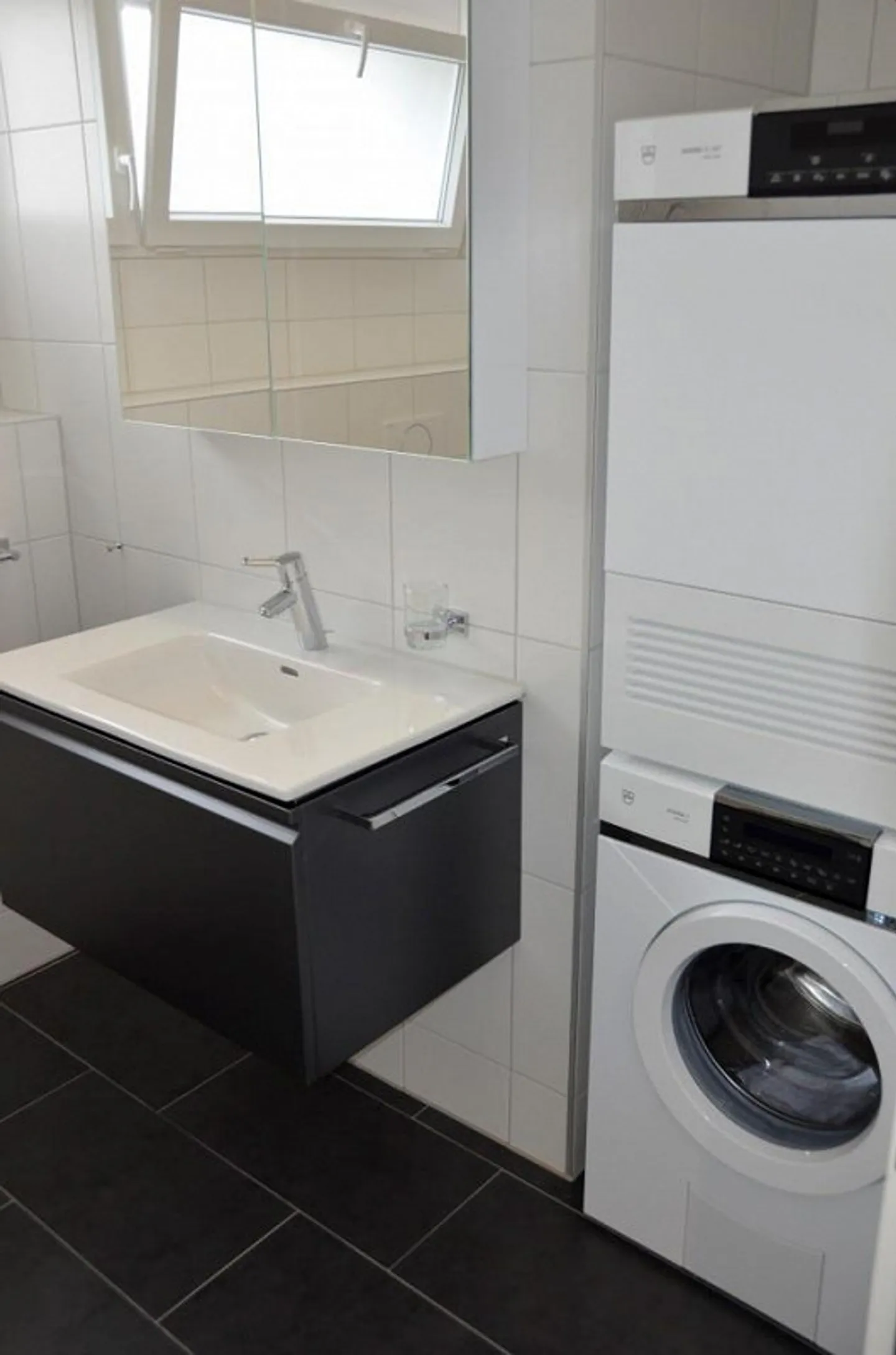 Appartement penthouse lumineux de 2,5 pièces - Photo 8 sur 10