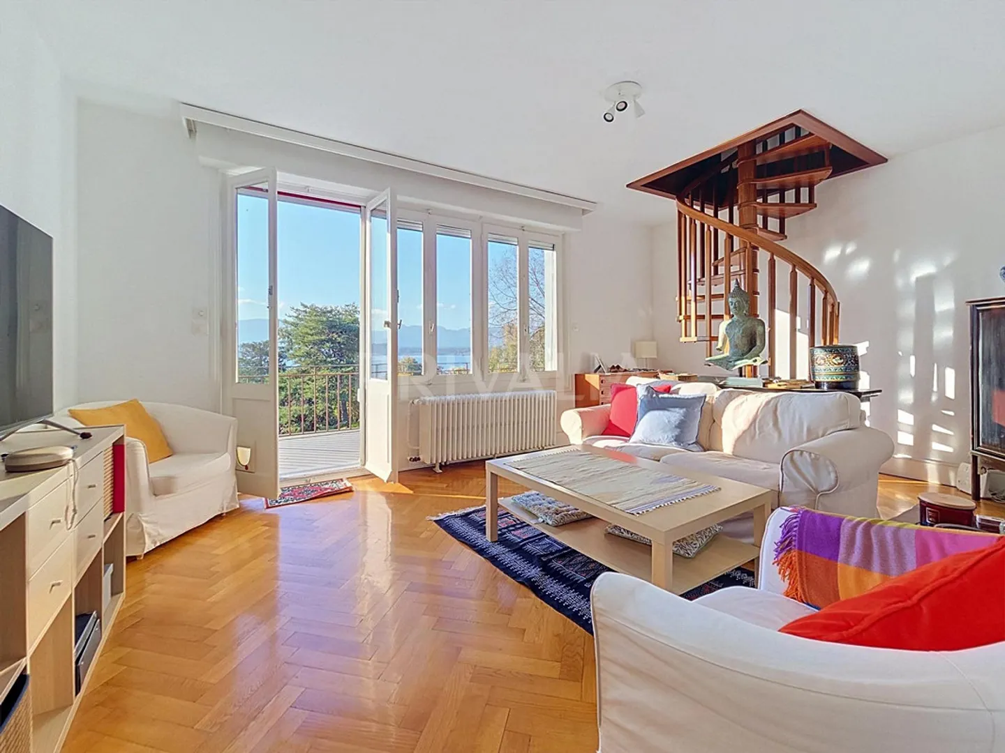 Schöne möblierte Duplexwohnung mit Zugang und Panoramablick auf den See - Foto 2 von 8