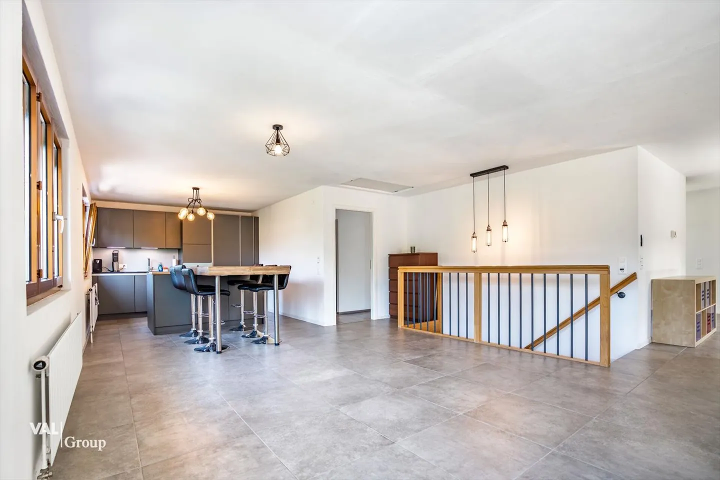 Charming detached house in a residential area - Photo 5 of 13