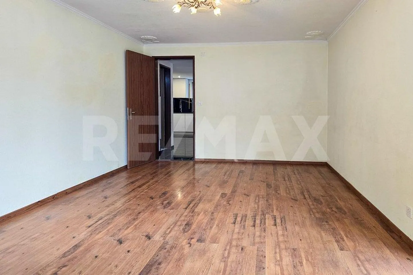 Sunny 3.5-room apartment with Matterhorn view in Zermatt - Photo 5 of 13