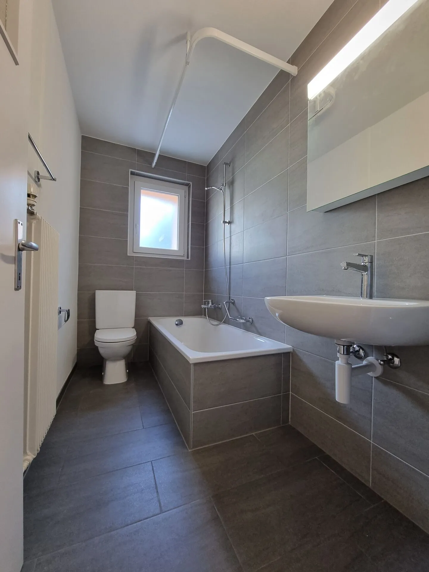 Teilsanierte Wohnung mit Balkon - Foto 3 von 7