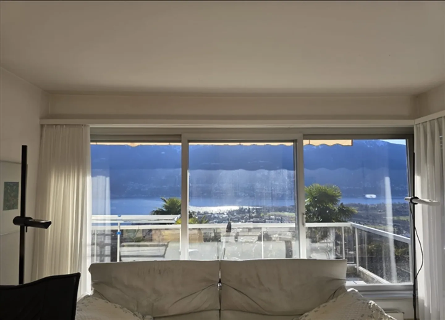 Appartement de 4,5 pièces au dernier étage avec une vue splendide sur le lac - Photo 2 sur 17