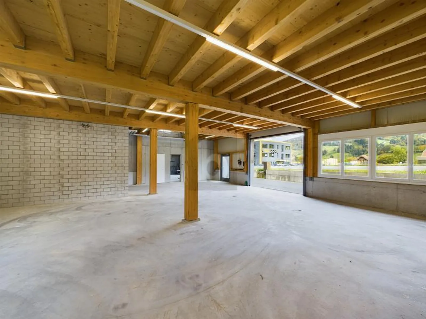 Nouveau bâtiment pour des besoins sur mesure - Photo 2 sur 6