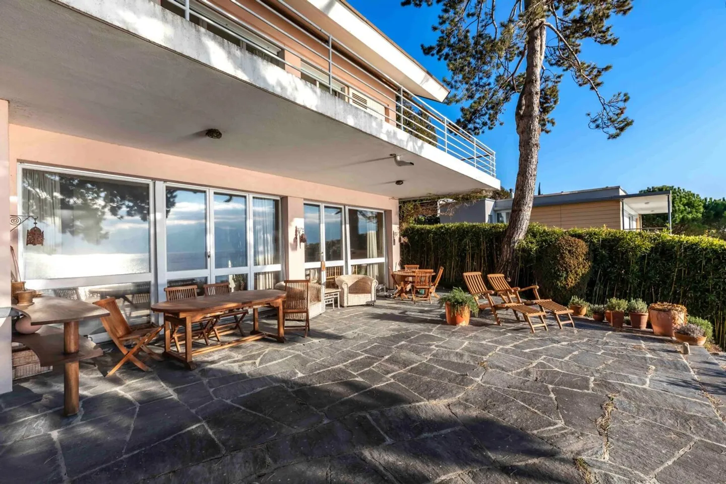 Exklusivität - Ein mediterranes Flair am Genfersee: Wassergrundstück - Foto 2 von 12