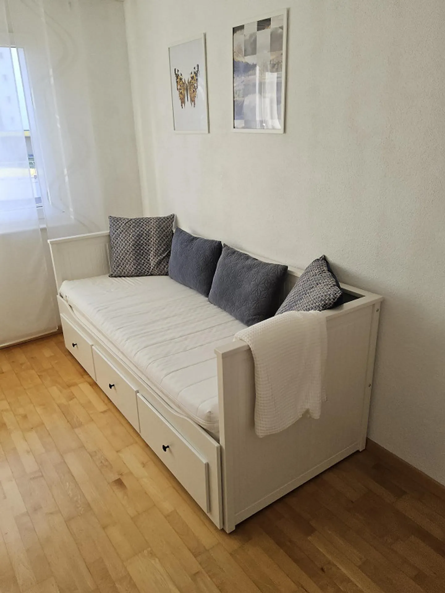 Chambre meublée à sous-louer - 5 min de la gare de Hinwil - Photo 3 sur 6