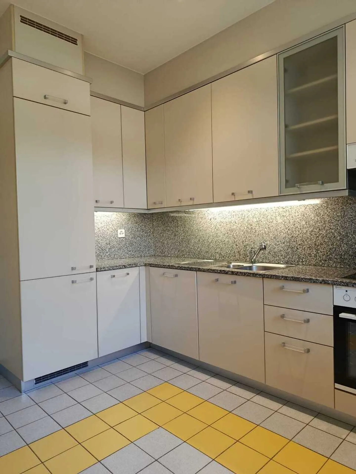 Appartamento ristrutturato 4.5 locali - Foto 9 di 16