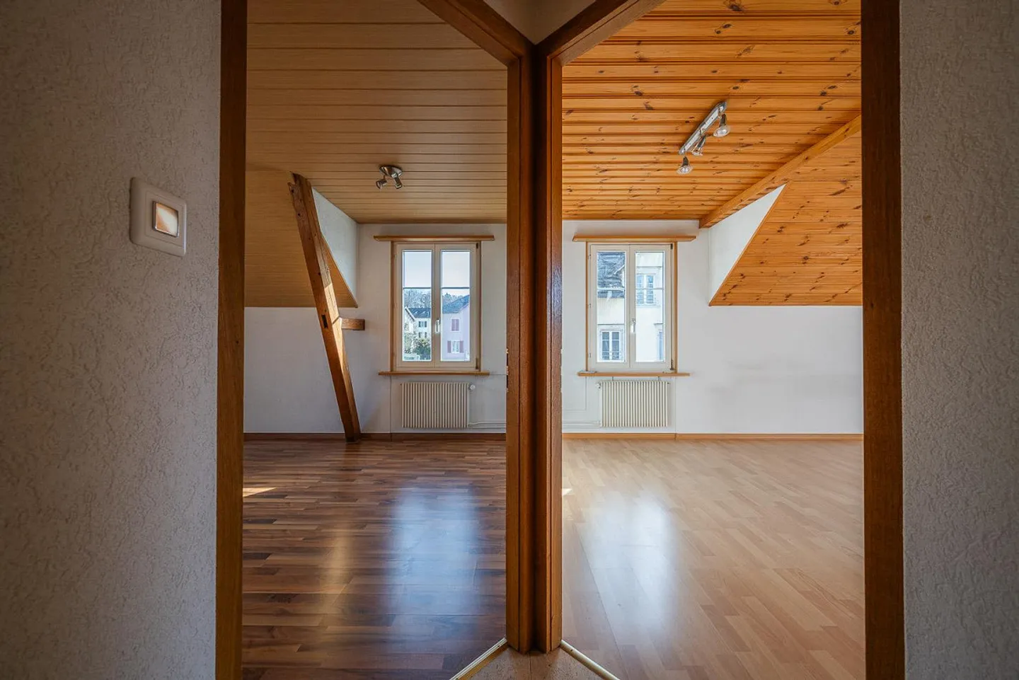 Maison à deux familles avec potentiel - Photo 9 sur 26