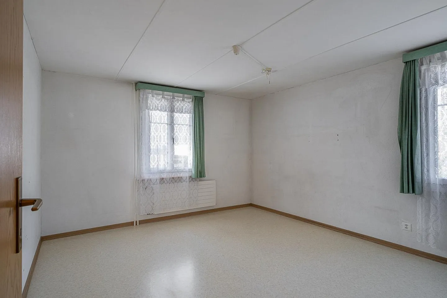 Maison à deux familles avec potentiel - Photo 15 sur 26