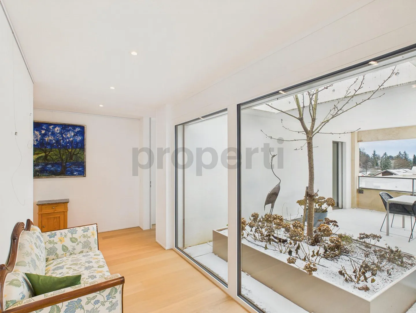 Modern 2.5-room apartment with large terrace in Waldegg near Uitikon - Photo 2 of 14