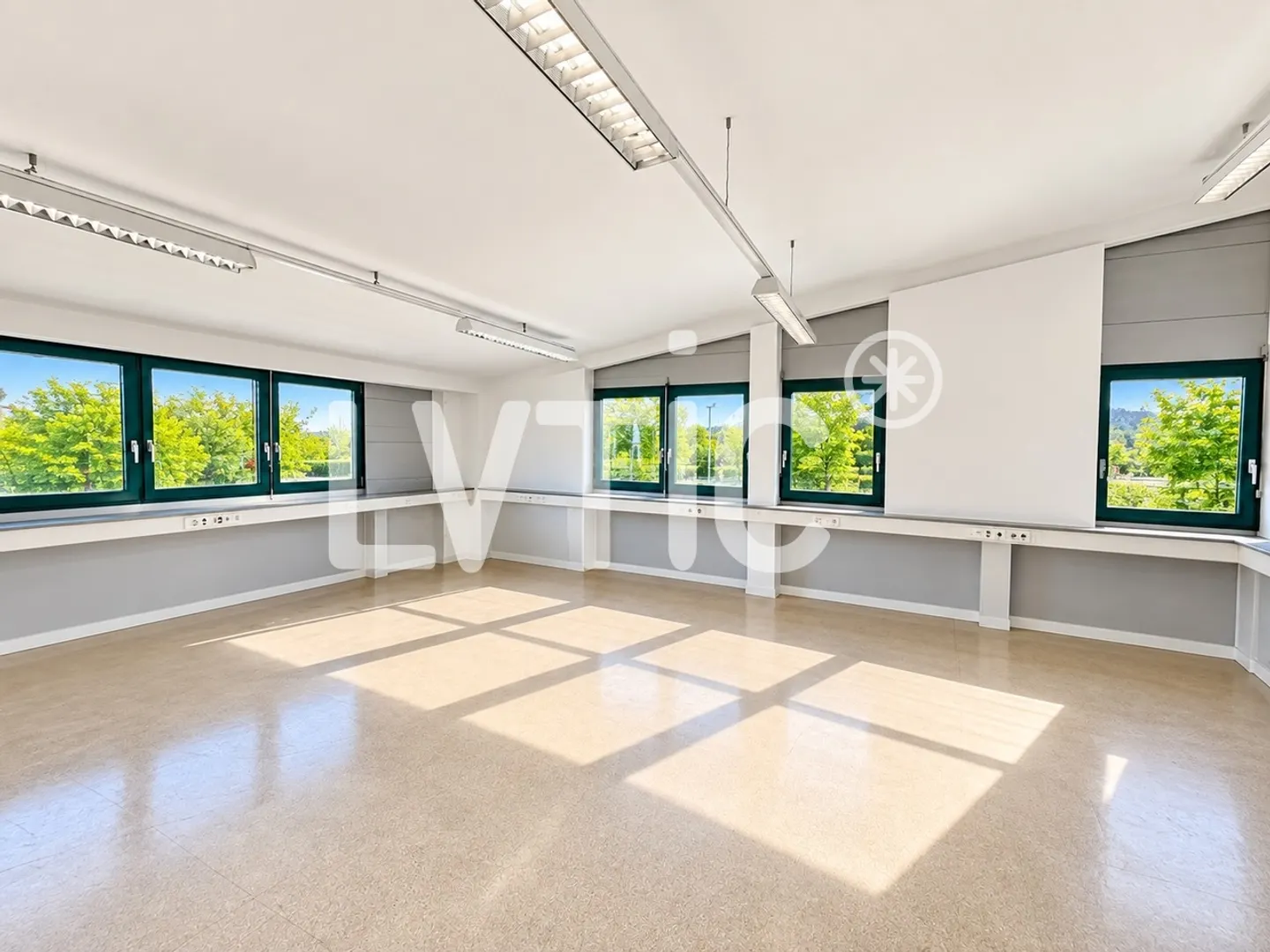 Industrial building of 2100 m2 on a plot of 4700 m2 for rent in Moudon - Photo 11 of 16