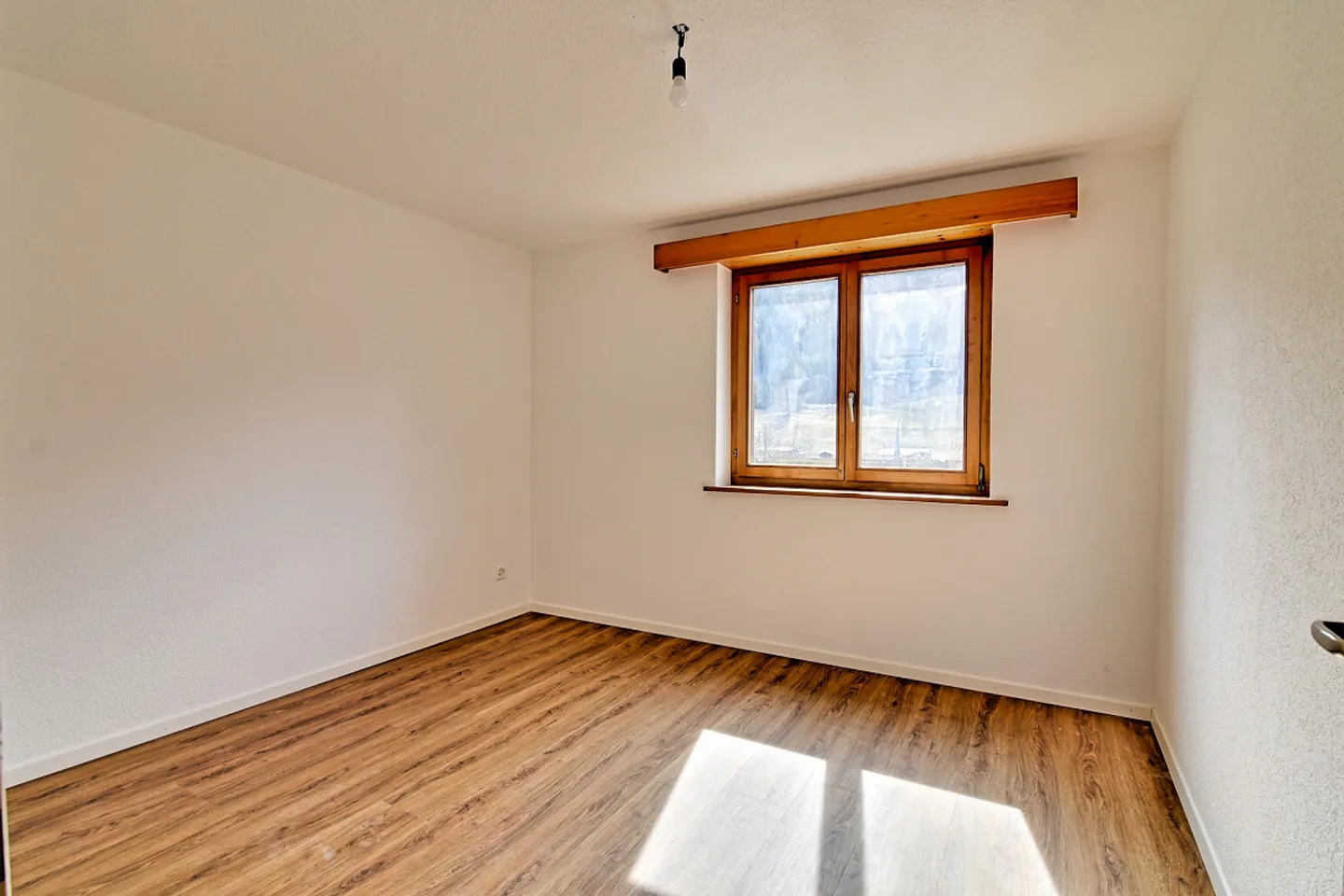 Renovated 3.5 room apartment on the ground floor in Küblis for rent - Photo 9 of 16