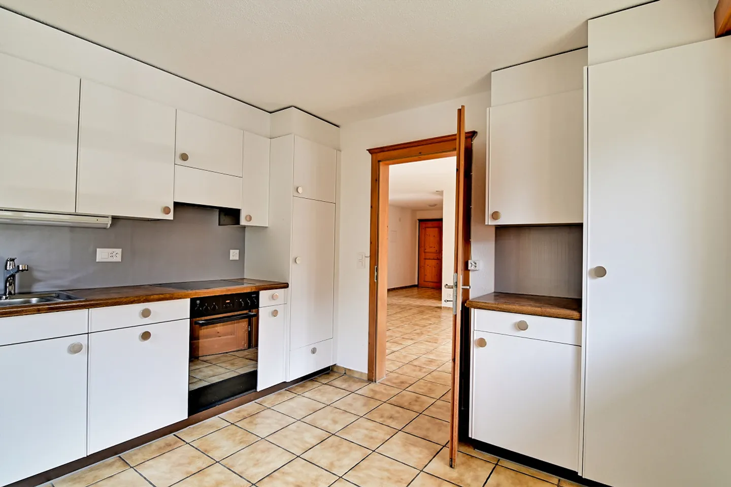 Renovated 3.5 room apartment on the ground floor in Küblis for rent - Photo 10 of 16